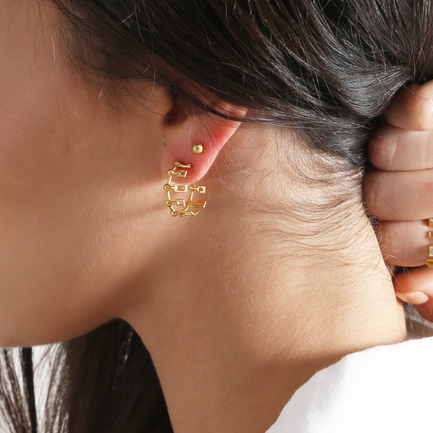 1441 h. geometric roshan hoop earrings